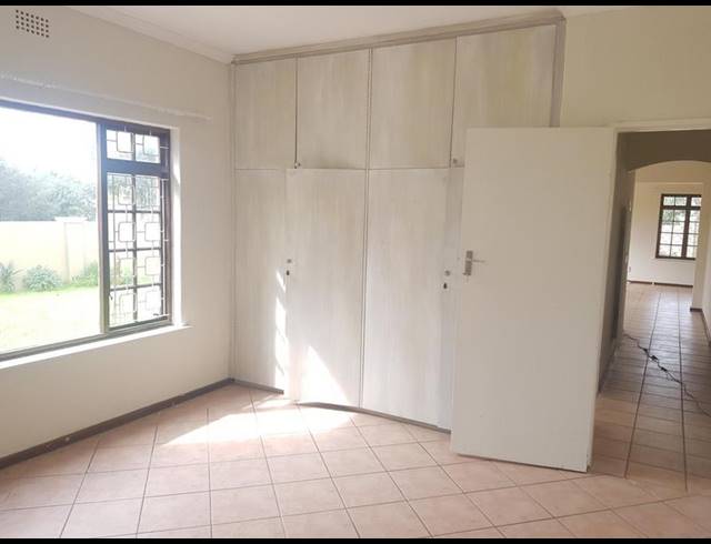 3 BEDROOM PROPERTY TO RENT IN WELLWAY PARK EAST
